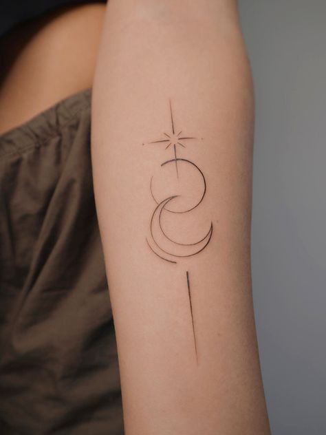 55 Meaningful Fine Line Tattoos for Minimalist Women Minimalist Tattoo Ideas With Meaning, Tattoo Ideas With Meaning, Tato Dengan Makna, Tato Minimal, Tato Jari, Minimalist Tattoo Ideas, Universe Tattoo, Star Tattoo Designs, Moon Tattoo Designs