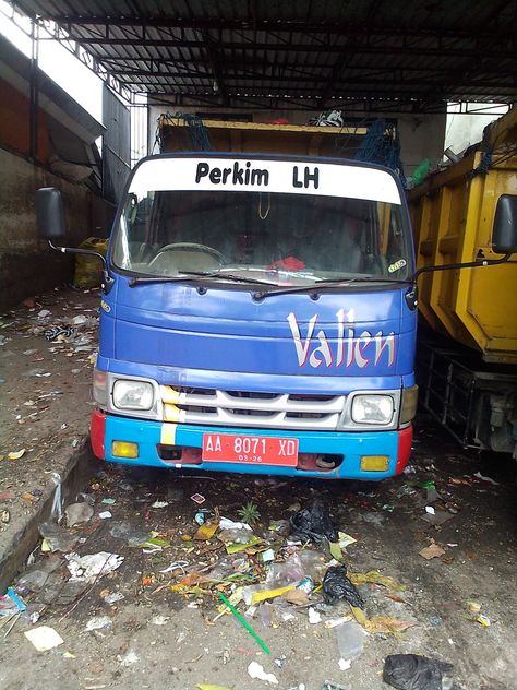 Toyota Dyna 125 HT Mobil Dump Truk Sampah DLHKP Kab.Kebumen Jateng NKRI Toyota Dyna, House Design Pictures, Foto Dan, Picture Design, Toyota, House Design, Vehicles, Design