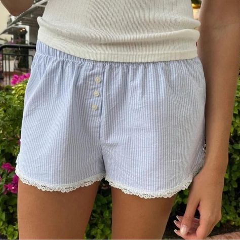 Brandy Melville Keira blue and white lace shorts Womens Boxer Shorts, Womens Boxer, Cute Lounge, Y2k Girl, Brandy Melville Shorts, Pj Shorts, Shorts Casual, Lounge Shorts, Plaid Fashion