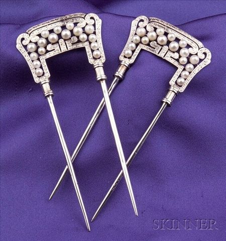 Pair of 18kt White Gold and Cultured Pearl Hair Combs, France | Sale Number 2352, Lot Number 509 | Skinner Auctioneers Seventeen White, Antique Hair Combs, Pearl Hair Combs, Pearl Jewelry Design, Vintage Hair Combs, Vintage Hair Accessories, Bridal Hair Jewelry, School Jewelry, Hair Adornments