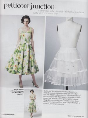 In the 50's, the yardage of your petticoat determined your fashion currency.  My older sister had a 75 foot, but I only had a 50 foot petticoat. 1950 Dress, Patron Vintage, Robes Vintage, Vogue Patterns, Sewing Skirts, Mode Vintage, Sewing Techniques, Sewing Clothes, Sewing Inspiration