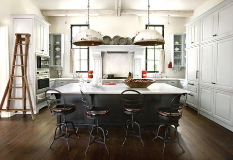 Perfect Pitch - AH&L Industrial Style Interior Design, Savannah House, Kitchen Hanging Lamps, Modern Minimalist Kitchen, Black Island, Industrial Kitchen Design, Kitchen Fixture, Office Remodel, Industrial Kitchen