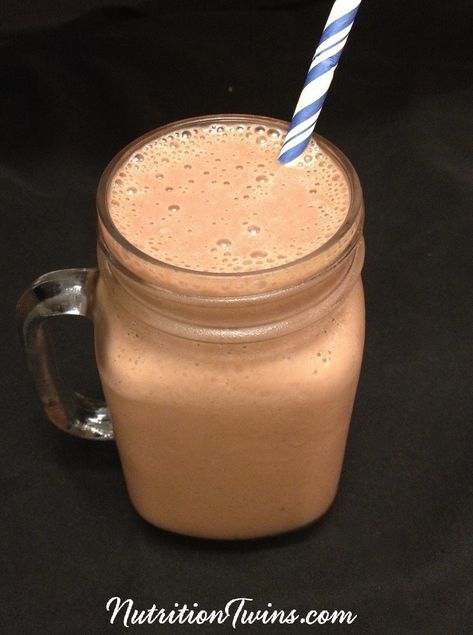 The Nutrition Twins’ Cocoa Burst Smoothie. For MORE RECIPES, fitness and nutrition tips, please SIGN UP for our FREE NEWSLETTER www.NutritionTwins.com Best Late Night Snacks, Breakfast Smoothie Recipes, Frozen Cherries, Late Night Snacks, Night Snacks, Cinnamon Banana, Breakfast Smoothies, Nutrition Education, Smoothie Shakes