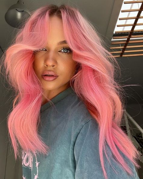 Belinda Lee, Dramatic Hair Colors, Hair Rainbow, Hot Pink Hair, Colourful Hair, Pretty Hair Color, Hair Inspiration Color, Hair Inspo Color, Hair Envy