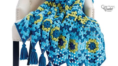 Crochet Waving to Granny Afghan Pattern | The Crochet Crowd Granny Crochet Blanket, Wave Blanket, Afghan Crochet Patterns Easy, The Crochet Crowd, Crochet Crowd, Advanced Crochet, Crocheting Projects, Crochet Blanket Pattern, Crochet Blanket Afghan