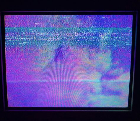 Vaporwave Profile Picture, Crimewave Aesthetic, Tv Glitch Aesthetic, Crt Aesthetic, Vaporwave Pfp, Aesthetic Vhs, Essential Aesthetic, Vhs Glitch, Glitch Aesthetic