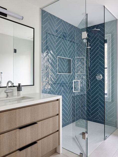 How To Tame Blue In the Bathroom? Glass Tile Shower, Blue Shower Tile, Tile Shower Niche, Blue Bathroom Tile, Blue Bathroom Furniture, Shower Niche, Bathroom Remodel Shower, Bad Design, Bathroom Inspiration Decor