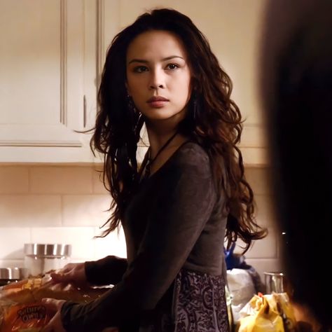 #anna #tvd #vampire Anna Vampire Diaries, Malese Jow, Stefan And Caroline, The Vampire Diaries Characters, The Vampire Diaries 3, Vampire Diaries Seasons, Vampire Girls, Katherine Pierce, The Vampire Diaries