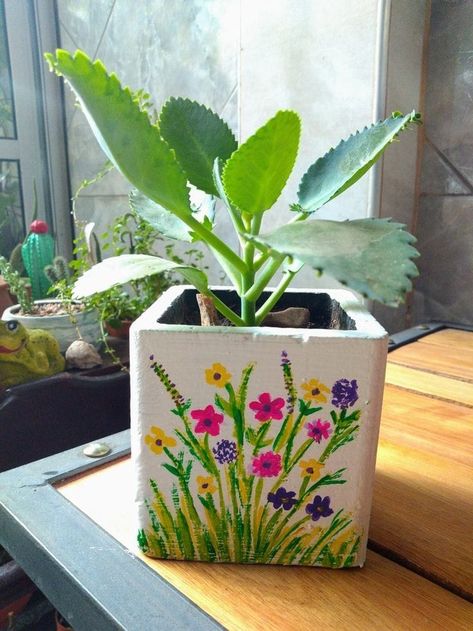 Flower Pot Painting Ideas Creative, Plant Pots Crafts, Balcony Decor Ideas, Plants Pots, Flower Pot Art, Pot Painting, Flower Pot Design, Painted Pots Diy, Painted Plant Pots