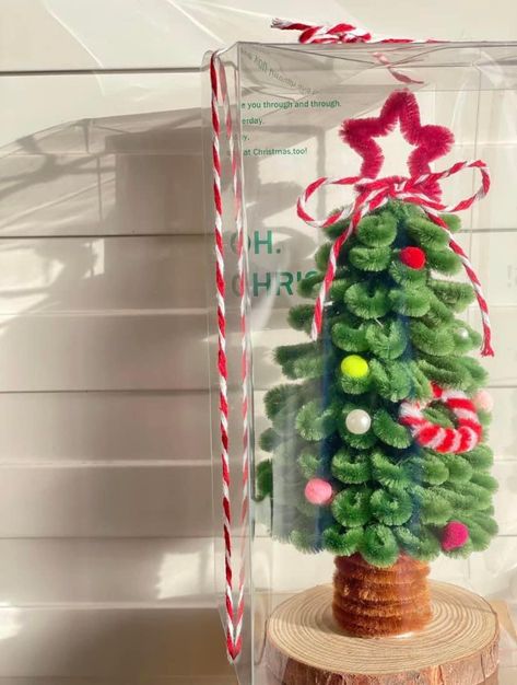 Christmas Tree Pipe Cleaner, Pipe Cleaner Christmas Tree, Pipe Cleaner Christmas, Fuzzy Wire, Diy Bouquet Wrap, Flower Bouquet Diy, Diy Pipe, Diy Gift Set, Pipe Cleaner Crafts