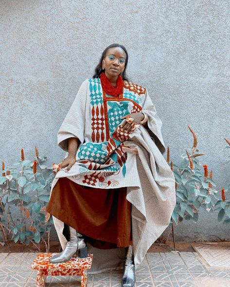 Step into the new week with impeccable style, courtesy of Senegal’s L’Artisane (@mortosx_iprgdhky). Their meticulously crafted clothing and accessories redefine elegance, beautifully styled and brought to life by Mamy Tall ( @mamytall ). Creative director and Stylist: @mamytall Photography: @gottalove_amin MUA: @karamellebybetty Senegal Fashion, African Designers, Black Actors, African Design, Clothes Crafts, New Week, Art Book, Clothing And Accessories, Culture Art