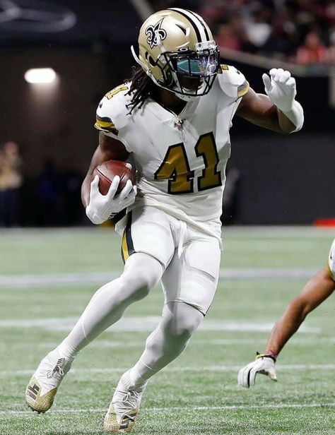 Running Back Drip, Running Back Drip Football, Nfl Football Aesthetic, Aesthetic Nfl Pictures, Coldest Nfl Photos, Nfl Running Backs, Alvin Kamara, Johnny Manziel, Nfl Saints