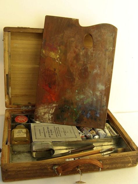 Painter Aesthetic, Painting Corner, Pochade Box, Artsy Aesthetic, Artist Supplies, Artist Sketchbook, Art Storage, Painted Boxes, Artist Paint