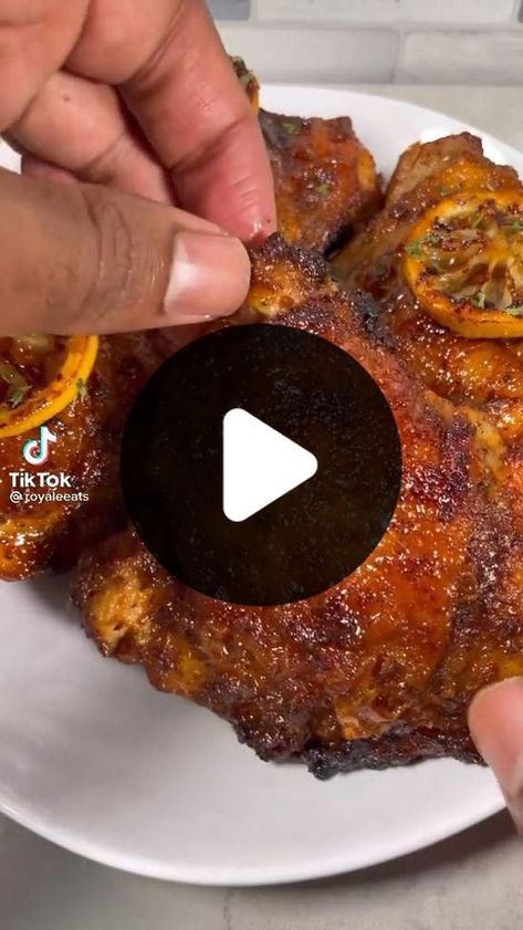 Nashville Hot Recipe, Honey Garlic Lemon Pepper Chicken, Lemon Pepper Chicken Thighs, Honey Chicken Thighs, Chicken Thigh Seasoning, Bbq Spice, Plats Healthy, Recipes Oven, Oven Chicken