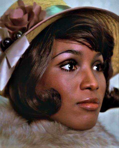 Teresa Graves, 90s 2000s Fashion, 60s 70s Fashion, 70s Aesthetic, Vintage Black Glamour, Black Hollywood, Natural Hair Styles Easy, Black Barbie, Vintage Models