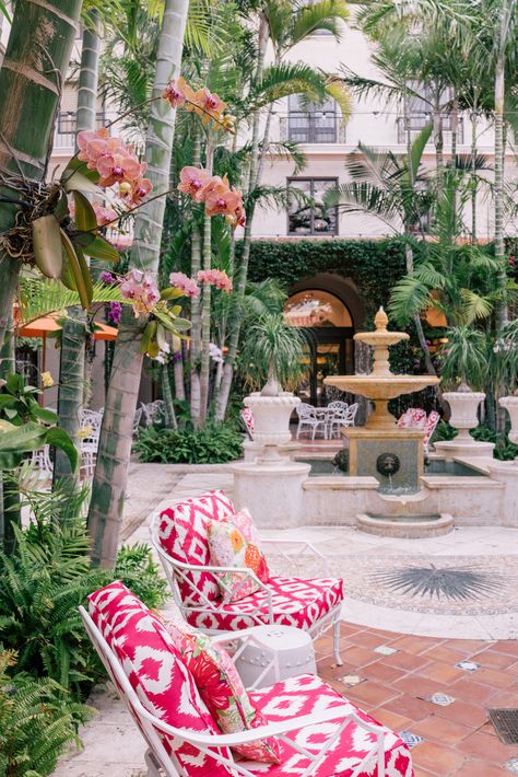 Gal Meets Glam Girls Weekend In Palm Beach - The Colony Palm Beach Decor, Palm Beach Style, The Colony, Palm Beach Florida, Beach Cottage Style, Gal Meets Glam, Palm Beach Gardens, Beach Chic, Home Modern