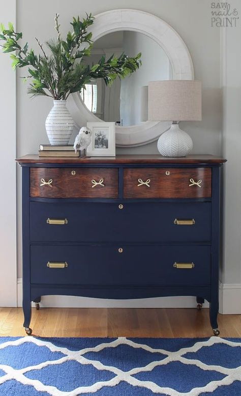 vintage dresser before and after makeover, painted furniture #vintagefurniture Blue Dresser, Shabby Chic Dresser, Vintage Dressers, In The Corner, Design Del Prodotto, Refurbished Furniture, Cool Ideas, Furniture Restoration, Furniture Makeover Diy