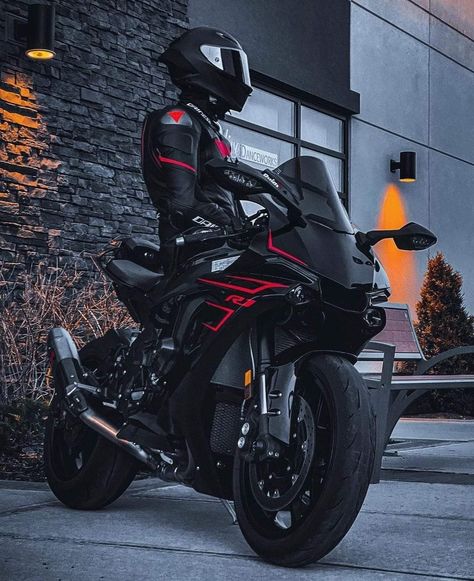 Red And Black Motorcycle Aesthetic, Motorad Aesthetic, Sportbike Motorcycles, R1 Yamaha, Biker Photography, Stylish Bike, Image Moto, Motorcross Bike, Biker Photoshoot