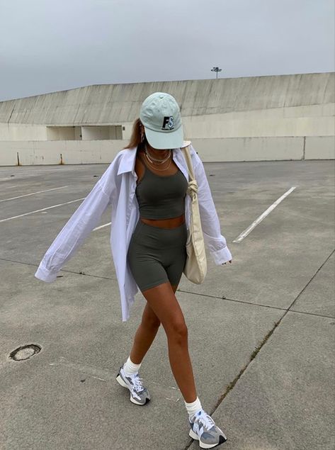 Athlesuire Outfit, Walking Outfit, Mode Dope, Outfits Leggins, Comfy Summer Outfits, Walking Outfits, Work Fits, Clothing Business, Looks Country