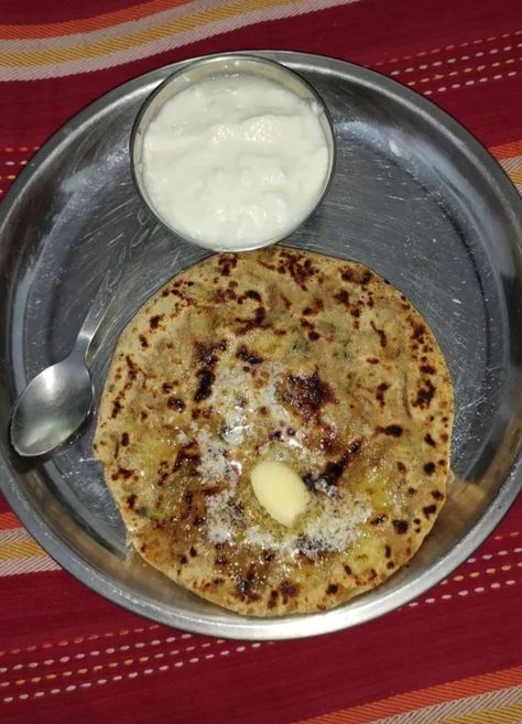 Aloo Paratha Snap, Paratha Snap, Aloo Paratha Recipe, Aloo Paratha, Caption For Girls, Paratha Recipe, Paratha Recipes, Diy Wall Painting, Vegetarian Snacks Recipes