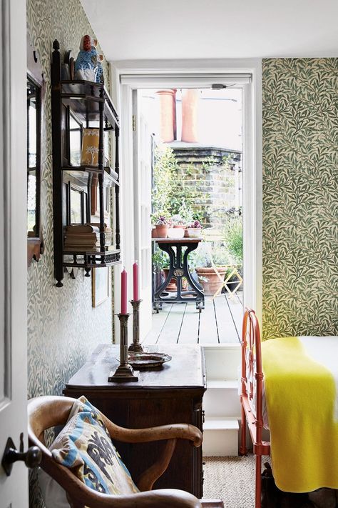 [i]In the spare room, which leads out to a small terrace, Ben has used several pieces of traditional brown furniture. Vintage Wedgwood Jasperware can be seen in the cabinet on the left. The walls are papered in the timeless 'Willow Boughs' by William Morris, one of Ben's favourite designers.[/i]  Like this? Then you'll love  [link url="http://www.houseandgarden.co.uk/the-list"]Our indispensable directory of design professionals for your house and garden[/link] Ben Pentreath Interiors, Elegant Guest Bedroom, Modern Guest Bedroom, Ben Pentreath, William Morris Wallpaper, Guest Bedroom Design, Morris Wallpapers, London Flat, Brown Furniture