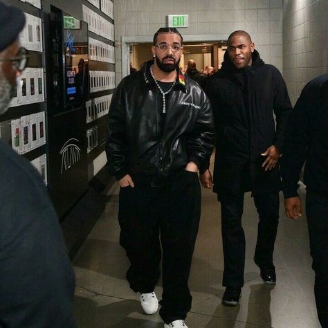 Drake Aesthetic Outfits, Drake Fashion, Drake Rapper, Aubrey Graham, Rapper Aesthetic, Drake Concert, Drake Clothing, Drizzy Drake, Drake Drizzy