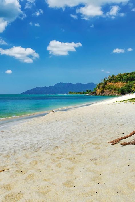 Need some help in deciding where to lap up the sun, sea and sand in Langkawi, heres our guide guide to the best Beaches in Langkawi: Langkawi Beach, Thailand Itinerary, Clear Blue Water, Parasailing, Secluded Beach, Black Sand Beach, Easy Day, Night Market, Best Beaches