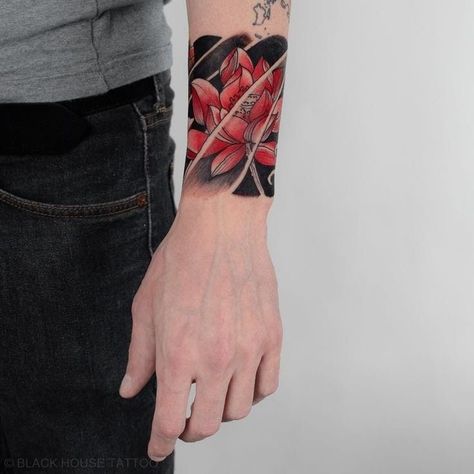 Japanese Wrist Tattoo, Japanese Band Tattoo, Band Tattoo Designs For Men, Tato Jam, Arm Band Tattoos, Tato Realis, Band Tattoos For Men, Thumb Tattoos, Tattoo Band