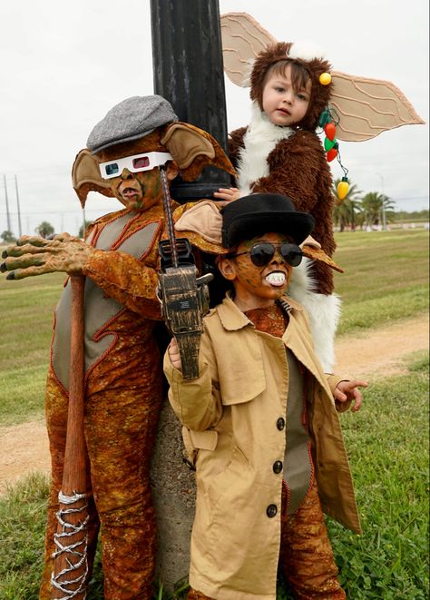 Gizmo Costume Diy, Gizmo Halloween Costume, Gremlins Family Costume, Gremlin Costume Diy, Gremlins Party, Gremlin Costume, Gizmo Costume, Greta Gremlin, Kangaroo Art