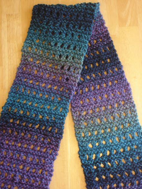 Crocheted Scarfs, Easy Scarf Knitting Patterns, Crocheted Ideas, Simple Scarf Crochet Pattern, Crocheted Scarves, Beginner Knit Scarf, Knitted Stuff, Knit Slippers, Knitted Scarves