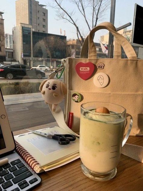 Korean Cafe, Study Cafe, Korean Student, Chinese Aesthetic, Study Korean, Japanese Lifestyle, Academic Motivation, Language Study, Korean Aesthetic