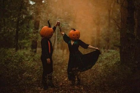 Pumpkin Head Wedding Photo, Pumpkin Head Photoshoot Female, Pumpkin Pics With Friends, Pumpkin On Head Picture, Pumpkin Head Photo Shoot Couple, Pumpkin Head Couples Photoshoot, Pumpkin And Ghost Photoshoot, Pumpkin Head And Ghost Photoshoot, Pumpkin Head Photography