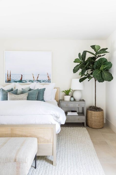 Summer 2023 Home Decor Trends and Design Styles You'll Love Modern Coastal Bedroom, Pure Salt Interiors, Beach House Bedroom, Coastal Interiors Design, Coastal Bedrooms, Modern Beach House, Coastal Bedroom, Beach House Interior, Design Del Prodotto