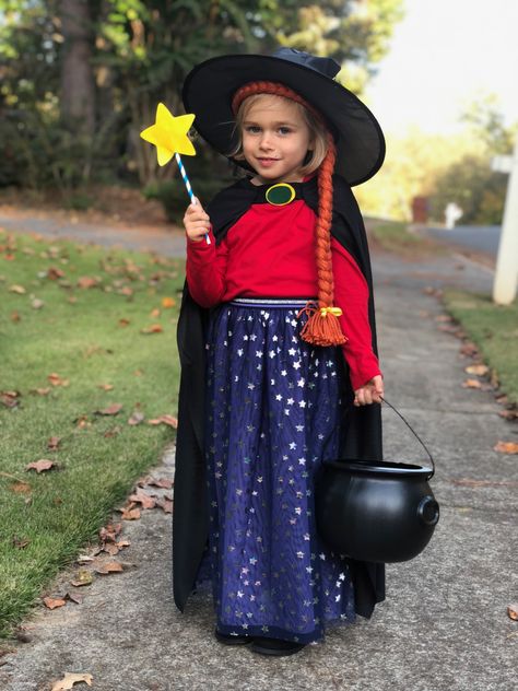 Room on the Broom. Book Character Costume Idea. World Book Day Costume. Storybook Character Costume. Room on the Broom Costume. Book Inspired Halloween Costume. Dad Halloween Costumes, Broom Costume, World Book Day Outfits, Costume Room, World Book Day Costume, Storybook Character Costumes, World Book Day Ideas, Book Character Day