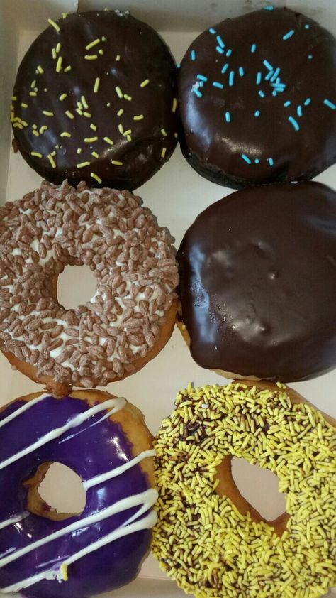 Dunkin Donuts Indonesia, Dunkin Donat, Story Snapchat, Food Story, Yummy Dessert, Food Dessert, Yummy Food Dessert, Mouth Watering, Donuts