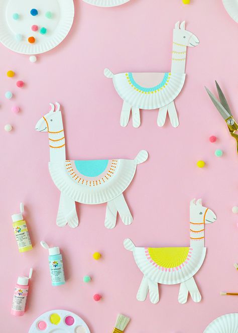 Paper Plate Llamas craft Handmade Charlotte, Folding Origami, Diy Bricolage, Paper Plate Crafts, Plate Crafts, Paper Crafts For Kids, Jar Crafts, Paper Plate, Summer Crafts