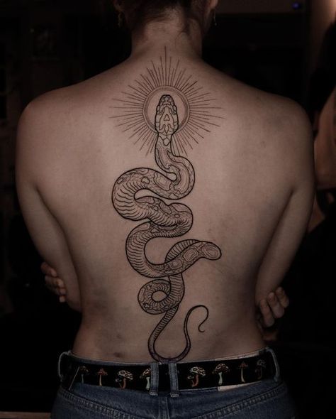 Traditional Tattoo Back Piece, Rattlesnake Tattoo, Traditional Back Tattoo, Mirror Tattoos, Backpiece Tattoo, Cobra Tattoo, Neo Trad Tattoo, Back Piece Tattoo, Back Tattoos For Guys