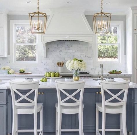 Tips for Choosing the Best Bar Stools for Your Kitchen - Chaylor & Mads Top Kitchen Trends, Best Kitchen Colors, Hamptons Kitchen, Real Kitchen, Top Kitchen, Blue Cabinets, Coastal Kitchen, Kitchen Inspiration Design, Kitchen Trends