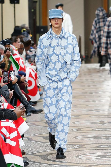 PFW: KENZO Fall Winter 2022.23 Collection Male Styles, Men's Outfit By Occasions, Japan Vibes, Men's Summer Outfit, Fw 2022, Mens Fashion Denim, Kim Seon Ho, Smart Casual Style, Men's Street Style