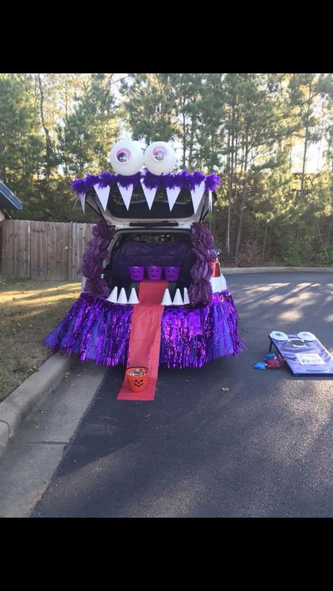 Purple Monster SUV Trunk or Treat Creative Trunk Or Treat, Creative Trunk Or Treat Ideas, Treat Ideas For Halloween, Elmo Halloween, Parking Lot Party, Trunker Treat Ideas, All About Me Crafts, Trunk Or Treat Ideas, Purple Monster