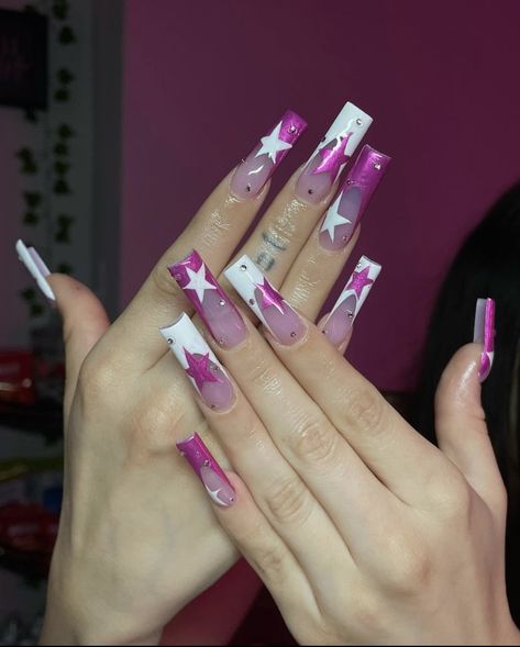 Pink Friday Nicki Minaj Nails, Gag City Nails, Nicki Minaj Inspired Nails, Nicki Minaj Nails Ideas, Star Girl Nails, Nicki Minaj Nails, City Outfit, Concert Fit, Punk Nails