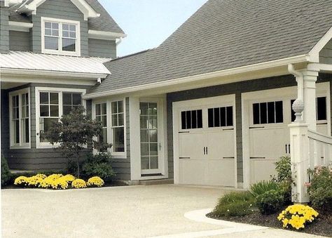 Breezeway Ideas, Craftsman Style Kitchens, Carriage House Garage Doors, Carriage House Doors, Garage Pergola, Carriage House Garage, Garage Guest House, Garage Addition, Carport Garage