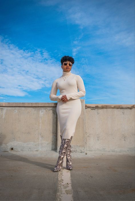 How to Style a White Sweater Dress Snake Skin Boots Outfit Black Women, How To Style Snake Print Boots, Outfits With Snake Skin Boots, Tan Sweater Dress Outfit, Cream Sweater Dress Outfit, Snake Print Boots Outfit, Snake Boots Outfit, Gray Sweater Dress Outfit, Snakeskin Boots Outfit