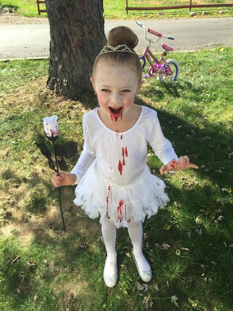 DIY Scary ballerina Halloween costume for girls Scary Ballerina Makeup, Creepy Ballerina Costume, Halloween Ballerina Costume, Scary Ballerina Costume, Scary Halloween Costume Ideas For Kids, Zombie Ballerina Costume, Scary Ballerina, Evil Ballerina, Scary Girl Halloween Costumes