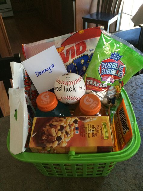 baseball tryouts good luck basket <3 Baseball Good Luck Gifts, Good Luck Basket For Boyfriend, Baseball Basket Ideas For Boyfriend, Good Luck Basket, Boyfriend Gifts Diy, Baseball Gift Basket, Baseball Boyfriend Gifts, Boyfriend Baseball