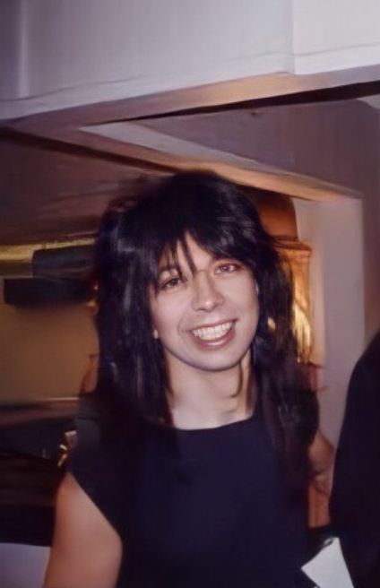 Vinnie Vincent 80s, Hot Metalheads, Montly Crue, Kiss Without Makeup, Vinnie Vincent Kiss, Vince Neil With Groupies, Motley Crue Edits, Motley Crue With Groupies, Kiss Concert