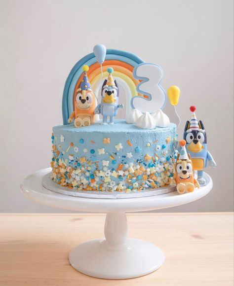 Bingo Cake Ideas Bluey, Small Bluey Cake, Bluey Abc Kids Cake, Bluey Cake Ideas Birthday Boy, Bluey Bingo Cake, Pastel De Bluey, Bluey Birthday Cakes, Bluey And Bingo Cake, Bluey Cupcakes