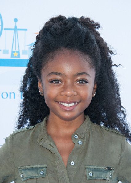 Skai Jackson Skye Jackson, Sky Jackson, Fav Hairstyles, Skai Jackson, Childhood Pictures, Natural Hairstyles For Kids, West Side Story, Roller Set, Sarah Michelle Gellar