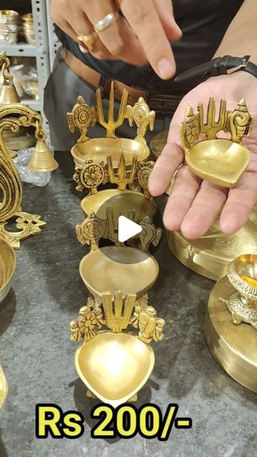 Brass Pooja Items Indian, Brass Decor Indian, Brass Pooja Items, Return Gifts Indian, Dance Room, Acrylic Rangoli, India Shopping, Dance Rooms, Pooja Items