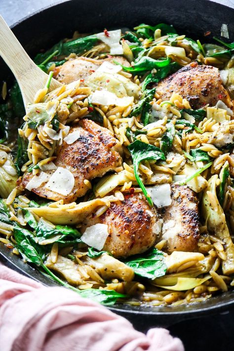 Salmon And Artichoke Recipe, Artichoke Dinner Ideas, Spinach And Chicken Recipes, Spinach And Artichoke Chicken, Chicken With Orzo, Balanced Recipes, Stuffed Artichokes, Spinach Artichoke Chicken, Eating Fresh